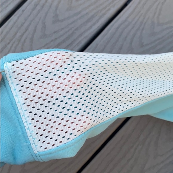 Under Armour mesh baby blue crewneck - Picture 2 of 4